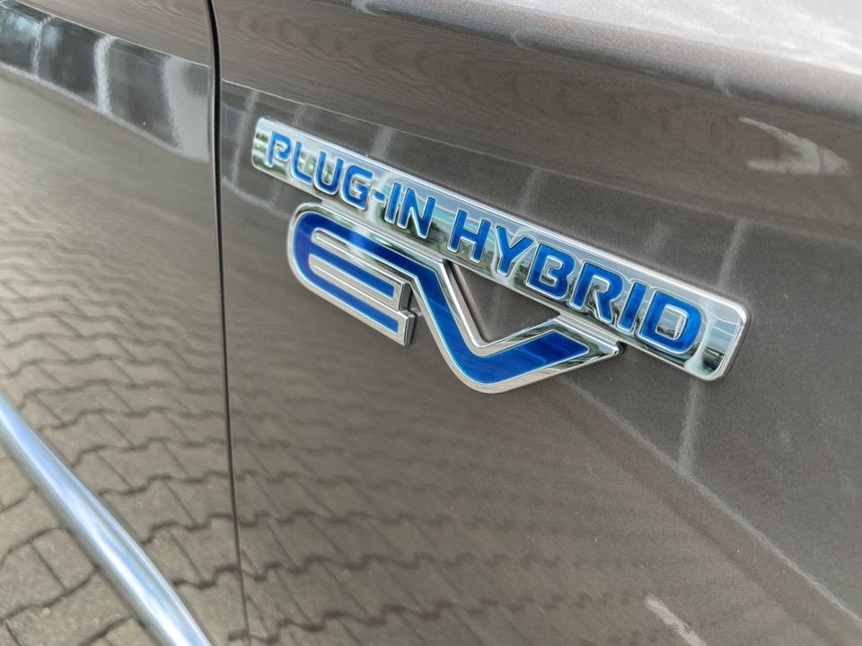 Mitsubishi Plug-in Hybrid Outlander 2.4 Basis 4WD AHK KAMER in Minden