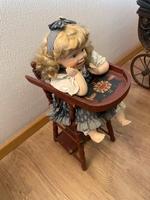 Hochstuhl mit Puppe Nordrhein-Westfalen - Tönisvorst Vorschau