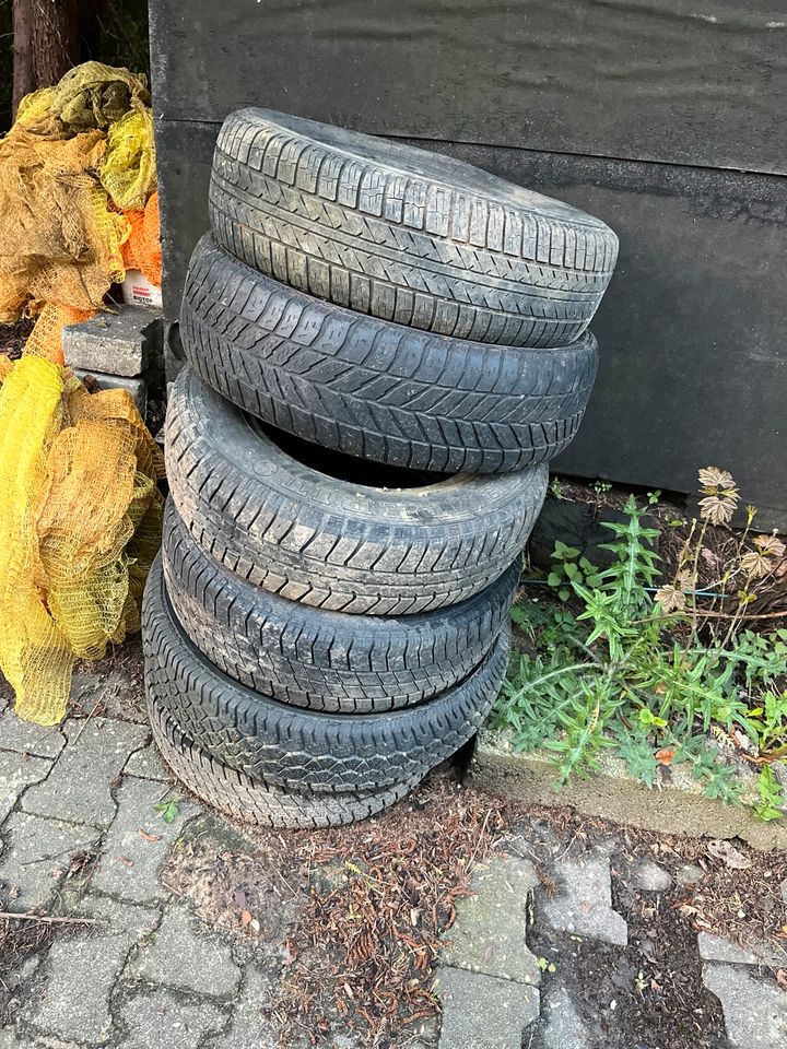 6 Stück Siloreifen Altreifen zu verschenken in Horn-Bad Meinberg