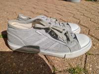Fila Sneaker Schuhe Grau Weiß Gr 39 Nordrhein-Westfalen - Elsdorf Vorschau