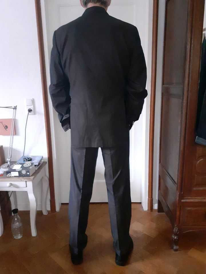 Vintage Romeo Gigli Anzug Größe 52 von 1997 in Bremen
