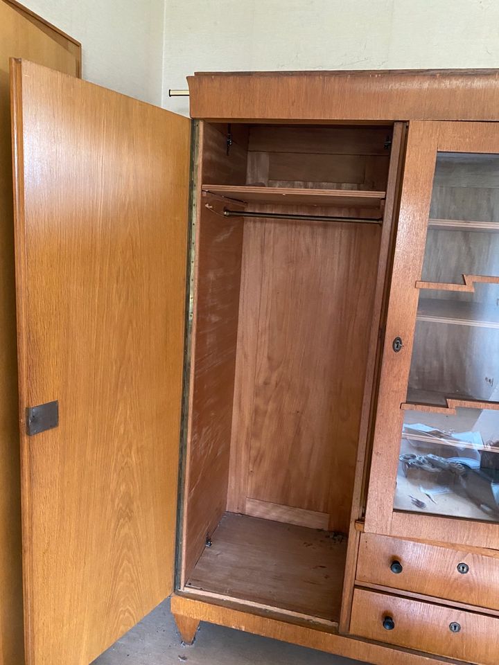 Antiker Schrank ca 1910 massiv Kleiderschrank in Ostfildern