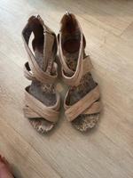 Sandalen mit Absatz Frankfurt am Main - Nordend Vorschau