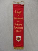 Rarität - alte DDR Auszeichnung - Banner "Sieger Agrarkreise" Kr. München - Kirchheim bei München Vorschau