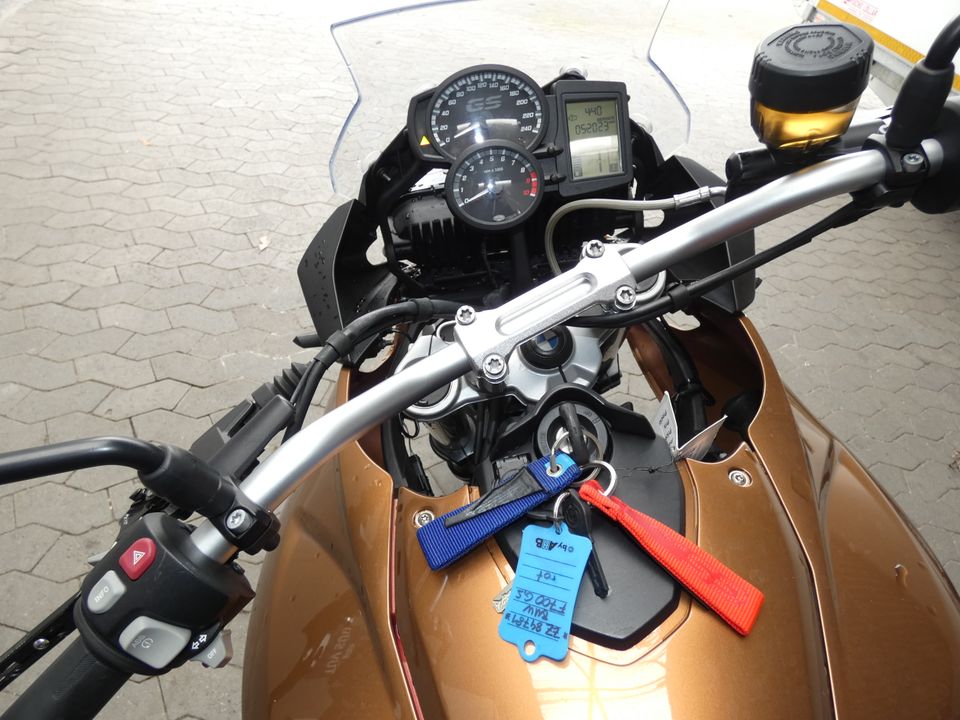 BMW F700GS  TOP ZUSTAND: Sonderlackierung. Led, Koffern  Insp NEU in Viernheim