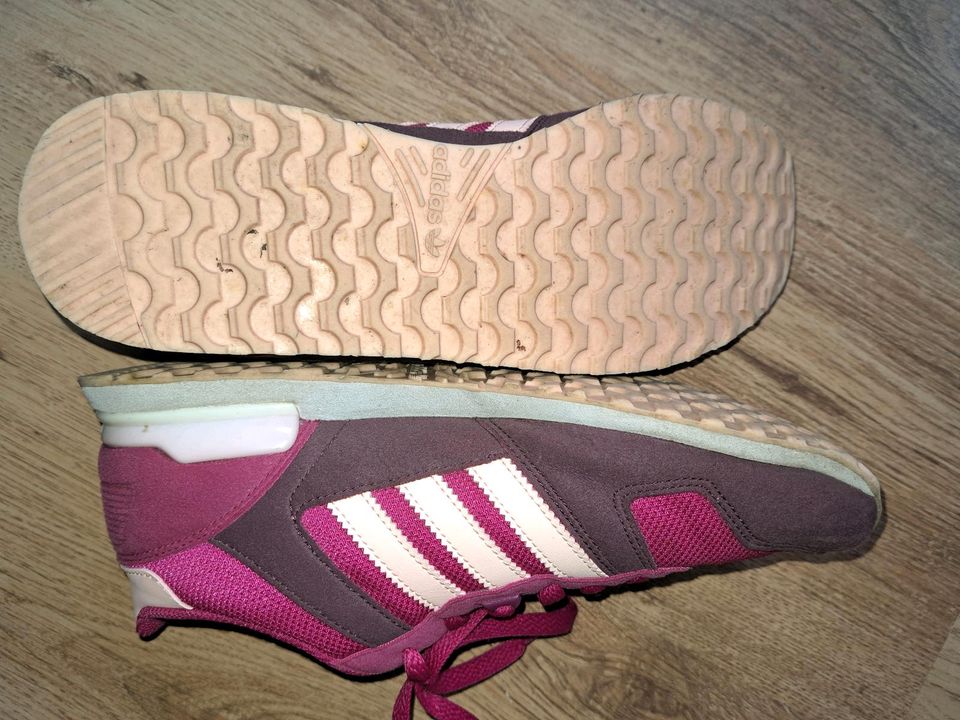 Adidas Sneaker / Sportschuhe in Bredstedt