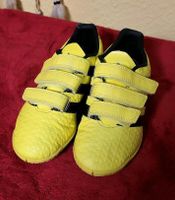 Adidas Hallenschuhe / Turnschuhe / Fußballschuhe Gr. 33 Nordrhein-Westfalen - Siegen Vorschau