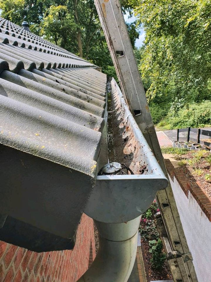 Regenrinnen Dachrinnen Reinigung in Osterholz-Scharmbeck