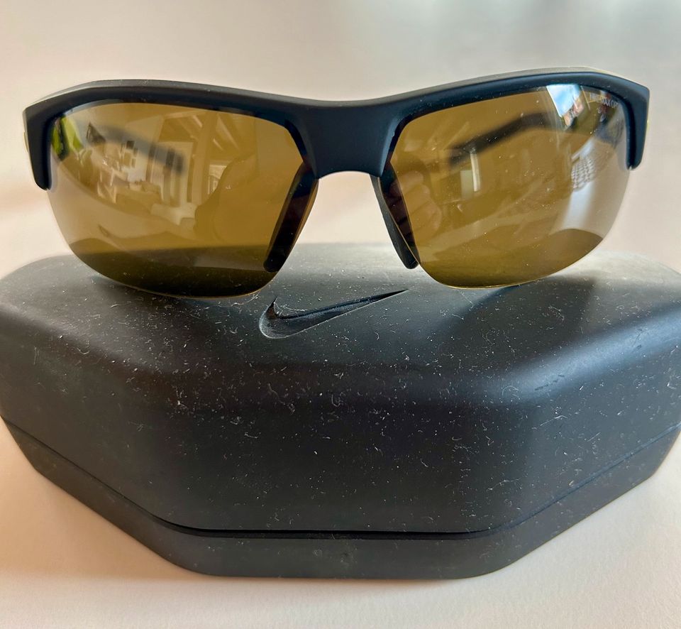 Nike Show X2 Sonnenbrille mit Wechselgläsern gelb -wie neu- in Tübingen