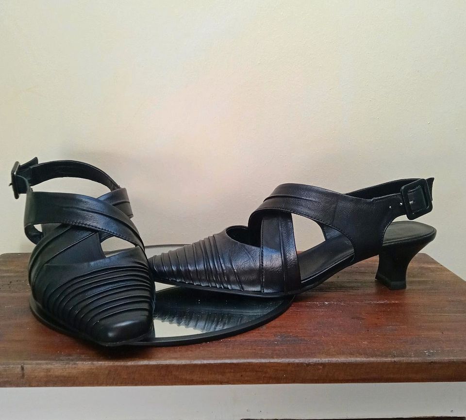 Sling Pumps Leder "Jana" Gr 37 NEU schwarz in Regensburg