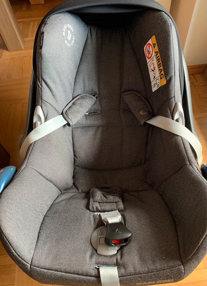 Maxi Cosi-Babyschale mit Isofix-Station in Dresden