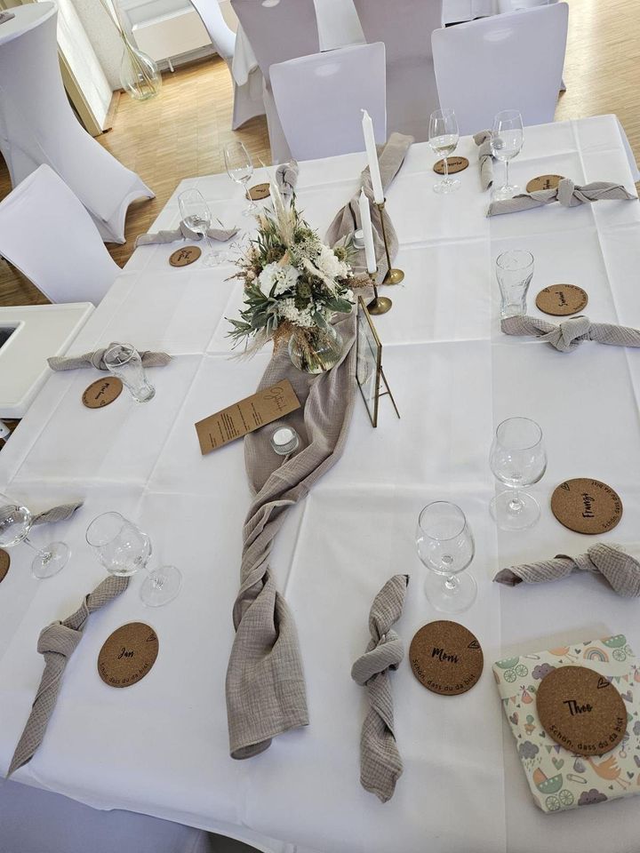 Stoff Tischläufer & Servietten Hochzeit BEIGE mieten kaufen in Waging am See