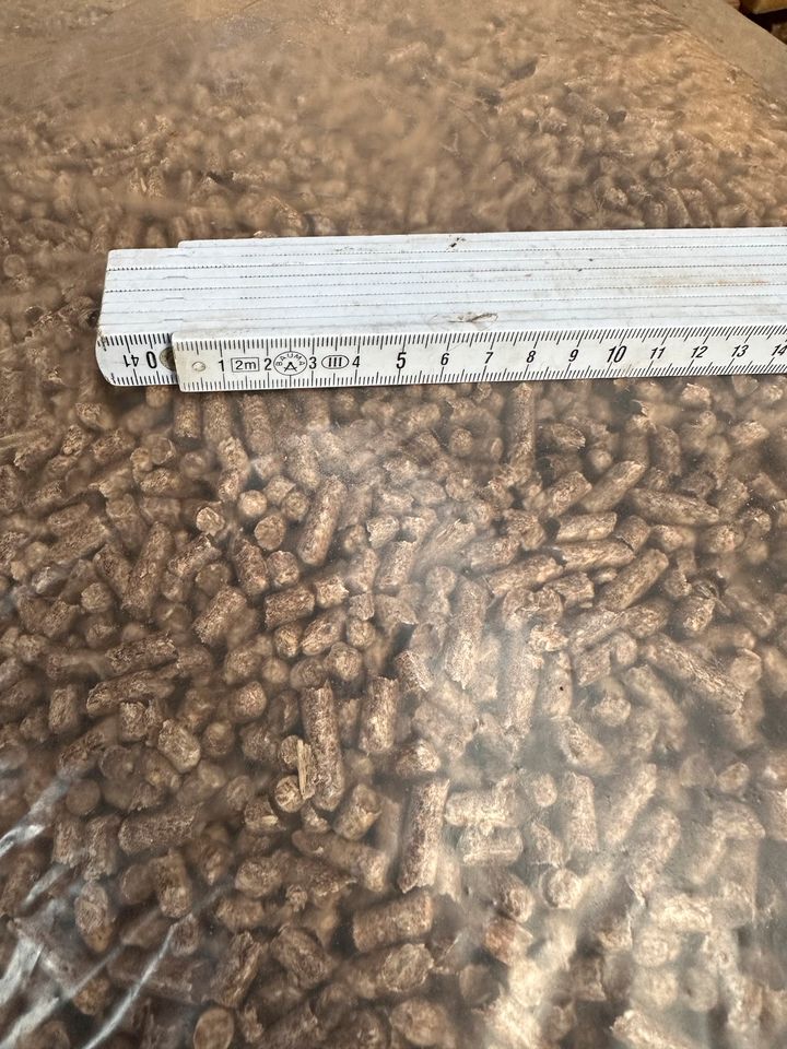 Pellets Heizpellets Pellet A1 65/Sack zu 15kg Pelet Heizpellet in Gittelde