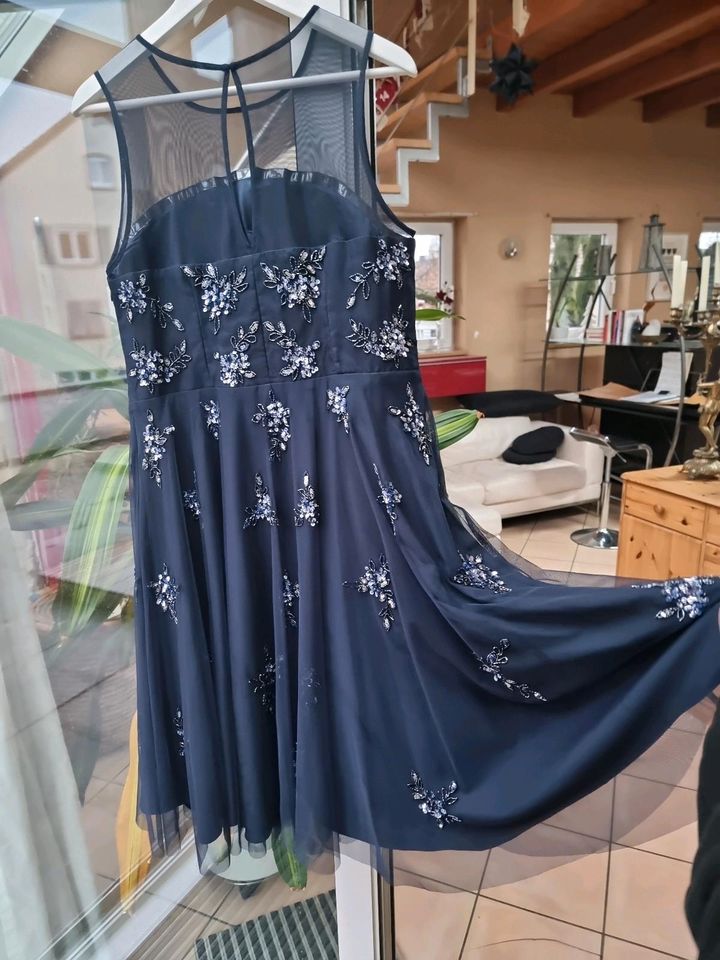 Kleid Abendkleid blau Festlich Hochzeit 42 44 Blumen Applikation in Stuttgart