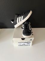 Adidas Sneakers Turnschuhe Gr.30 Kr. München - Haar Vorschau