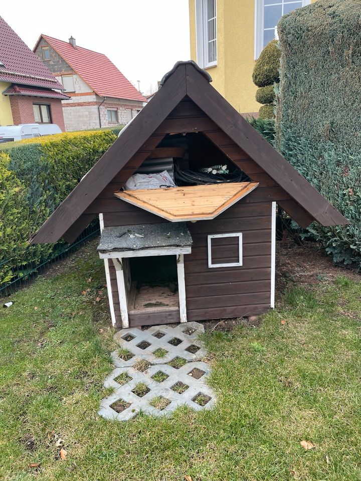 Hundehütte für den Garten in Thalwenden