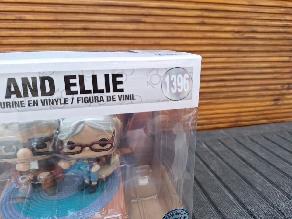 ⭐ Funko Pop Moment Up Oben Carl and Ellie Holding Hands 1396 in Dörfles-Esbach