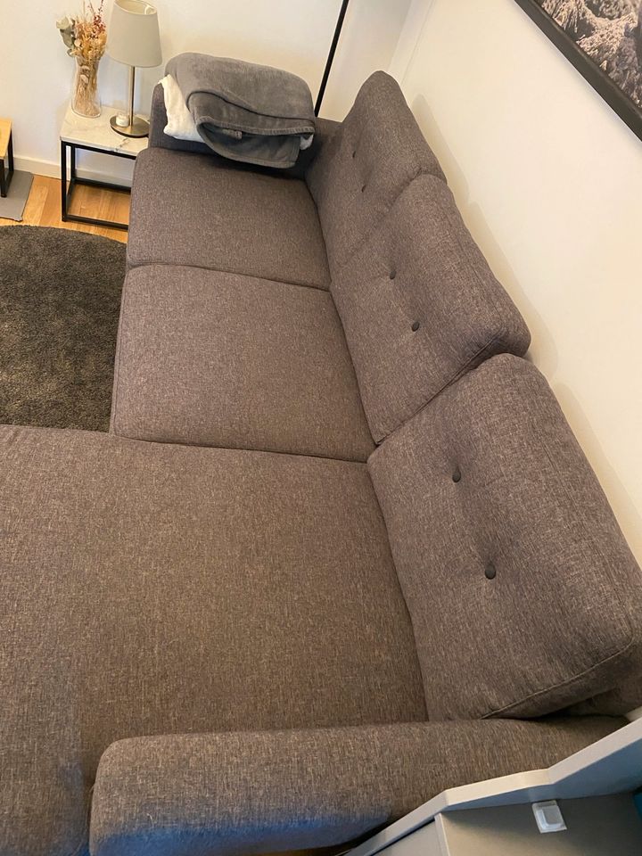 Sofa/ Couch grau L-Form *zwischen 31.05. - 03.06. abzuholen* in Hannover