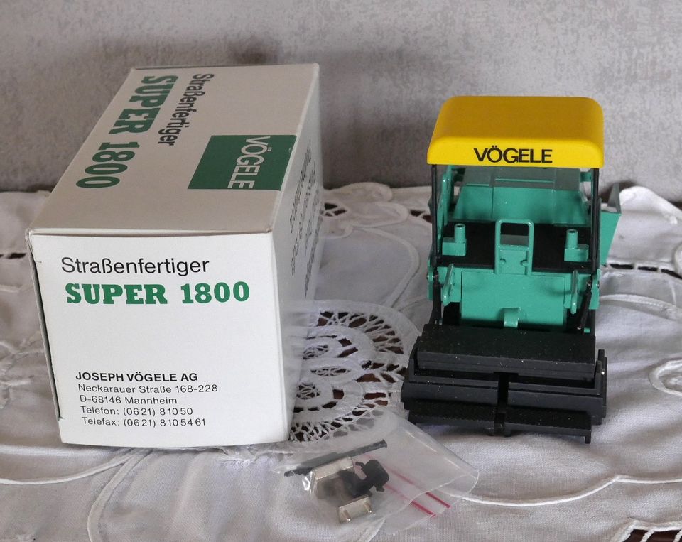 Vögele Straßenfertiger Super 1800 NZG Model 1:50 OVP Werbeartikel in Trimbs