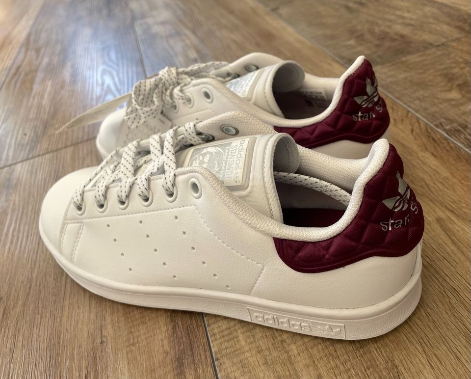 Adidas, Stan Smith, weiß, Größe 4 1/2, neu mit Etikett in Veitsbronn