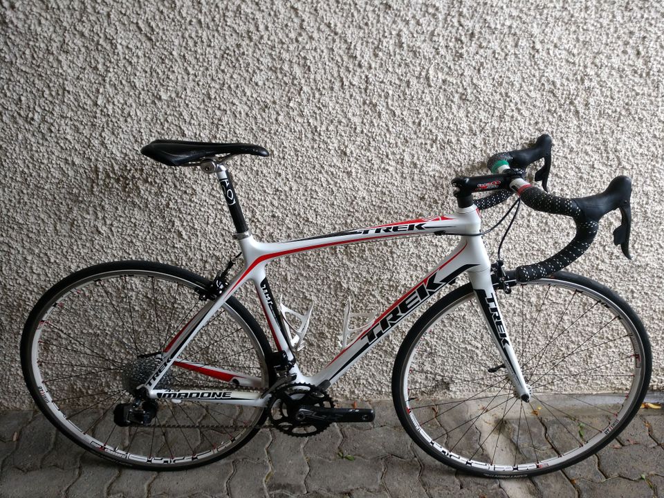 Trek Madone Carbon Rennrad Gr 54 M Sram Red AXS V46/30 H11/36 53 in München