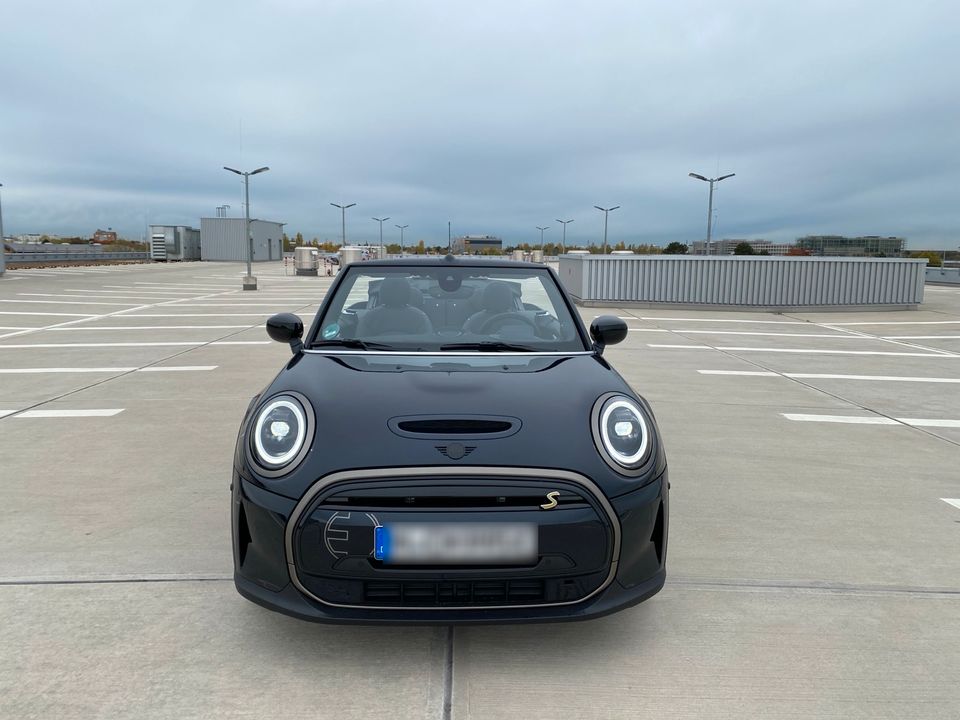 MINI Cooper SE Cabrio Elektrocabrio 1/999 in München