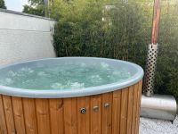 S ⌀2,0m Hot Tub Whirlpool Jacuzzi Holzofen Pool Thermo LED Sprude Nordrhein-Westfalen - Frechen Vorschau