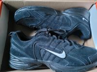 Neu Nike Turnschuhe, Laufschuhe, Sneaker, größe 42, Schwarz/Weiß Nordrhein-Westfalen - Gütersloh Vorschau