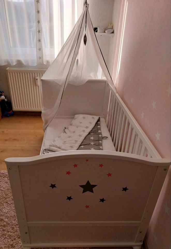 Babybett Gitterbett, Wickeltisch und Regal  von Roba in Hildburghausen