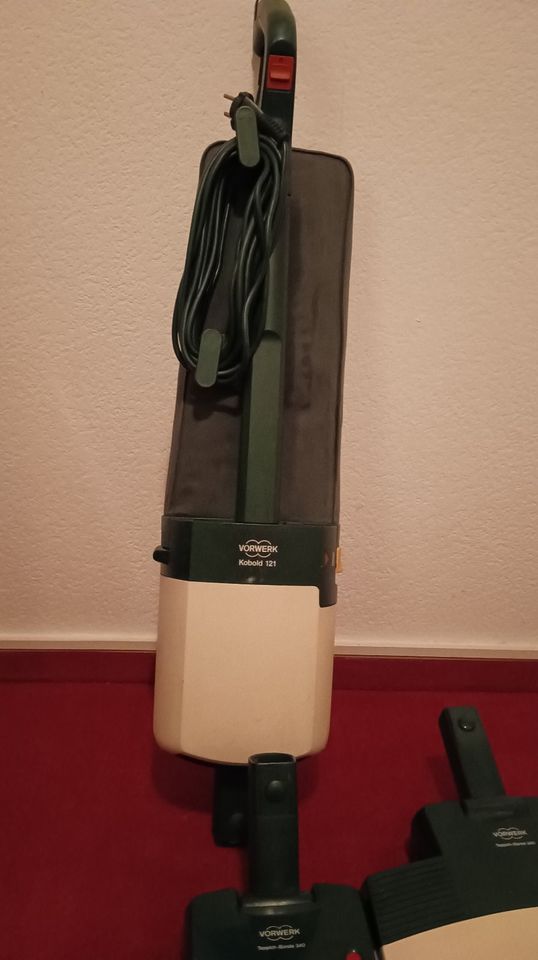 Vorwerk Kobold 121 mit Zubehör in Bitburg