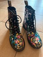 Dr. Martens Stiefel mit Blumenmuster Schleswig-Holstein - Preetz Vorschau