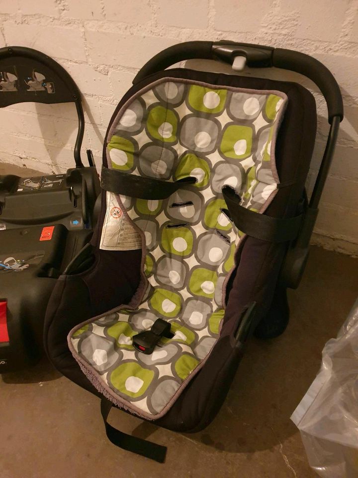 Brio Set 3 in 1 Kinderwagen, Babywanne, Babyschale, Isofix in Norderstedt