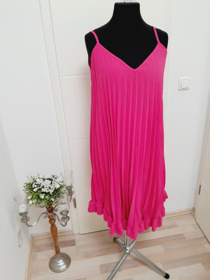 Made in Italy Kleid in Pink mit Volants Gr.40-46/48 Neu in Essen