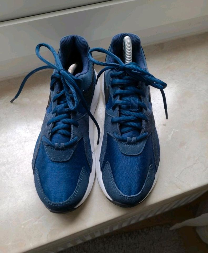 Nike Damen Sneaker Blau Gr.38.5 in Pinneberg