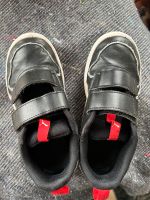 Puma Schuhe sneaker Gr. 33 schwarz helle Sohle Klettverschluss Nordrhein-Westfalen - Jüchen Vorschau