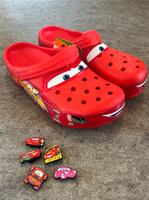 Cars Crocs Lightning McQueen EU 41-42 NEU inklusive Anstecker Sachsen - Annaberg-Buchholz Vorschau