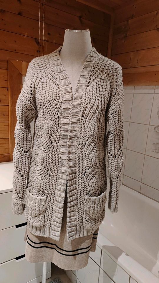 Pullover, Cardigan mit zwei taschen sticke,Große M in Kaufering