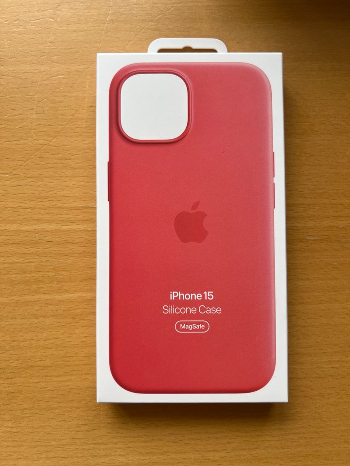 Apple iPhone 15 Silicone Case Guava in Hamburg