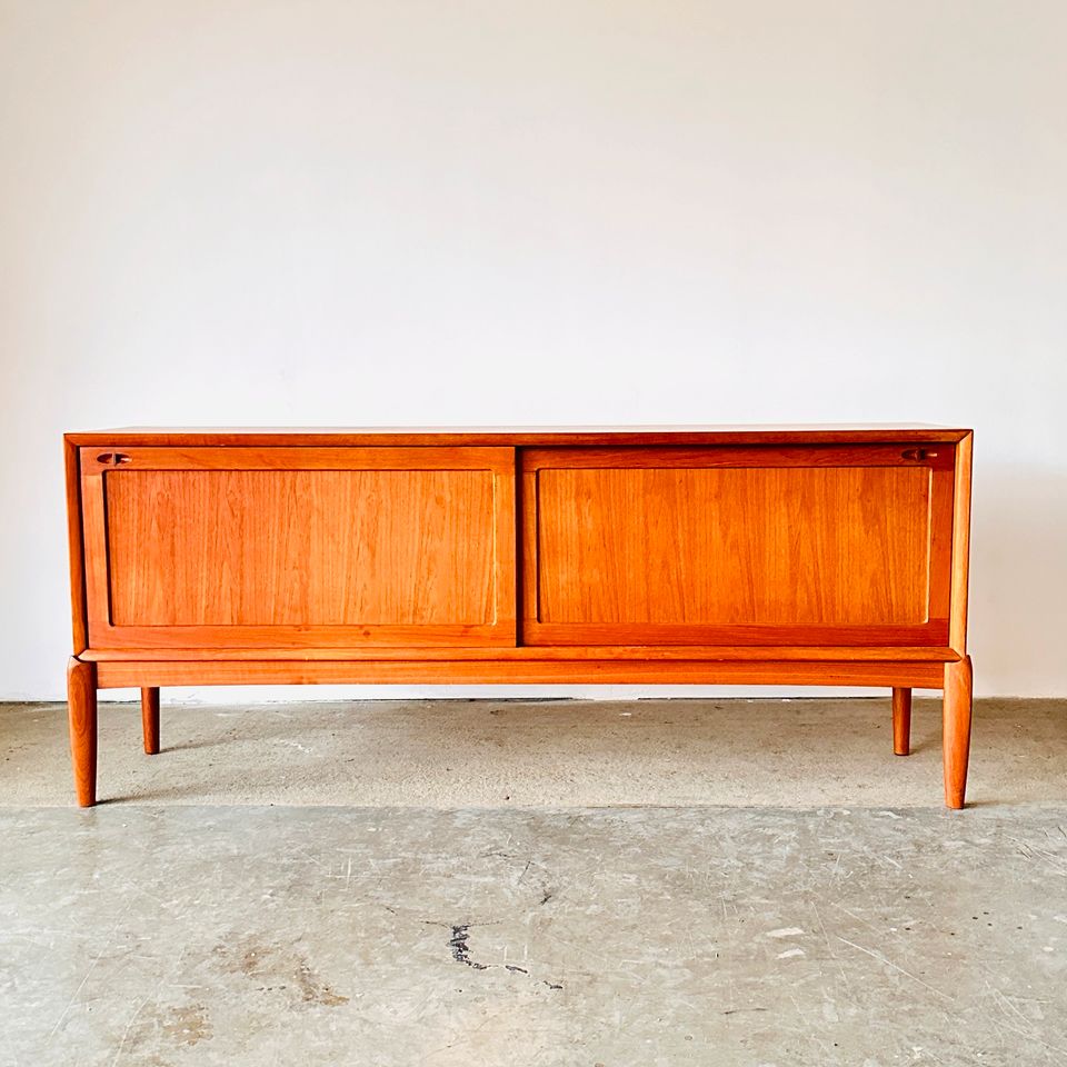 Schönes, Dänisches Vintage Teak Sideboard von H.W Klein für Bramin Denmark | Mid-Century Designklassiker | Skandinavisches Sideboard / Highboard in Düsseldorf