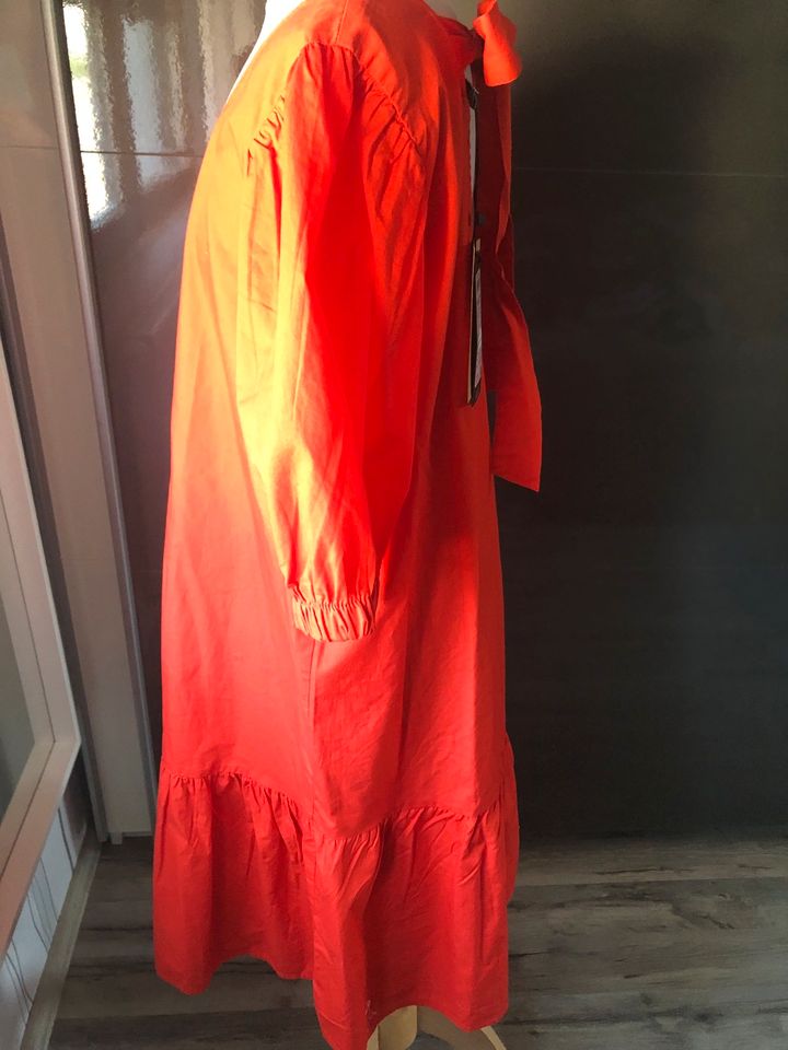 Damen Kleid NEU in Stutensee