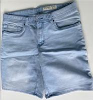 Kurze hellblaue Jeanshose Bayern - Roth Vorschau