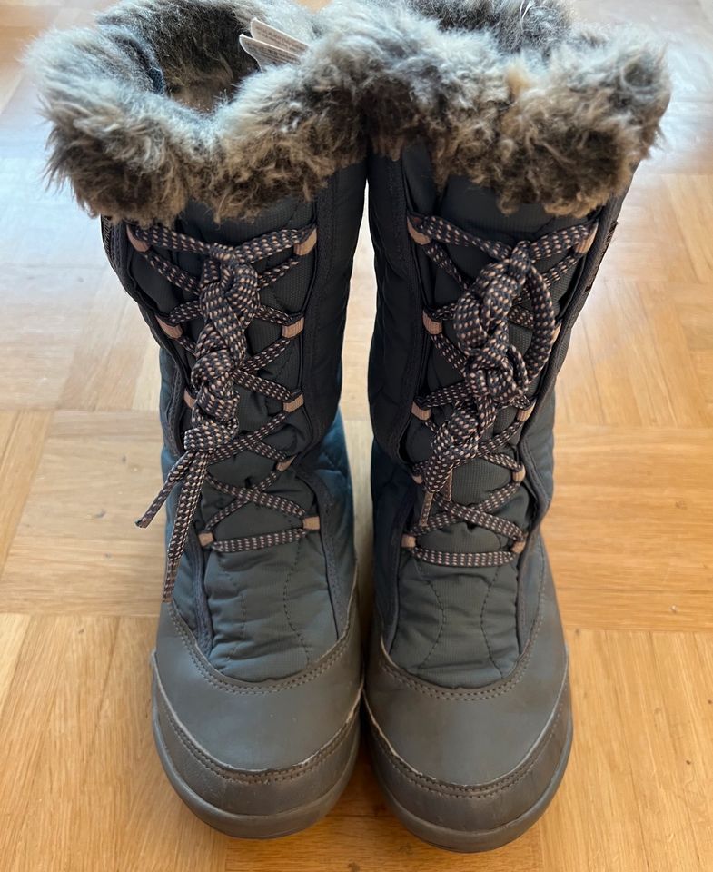 Schuhe gefüttert, Winterstiefel Gr. 41, tragbar bis Gr. 39 in Berlin