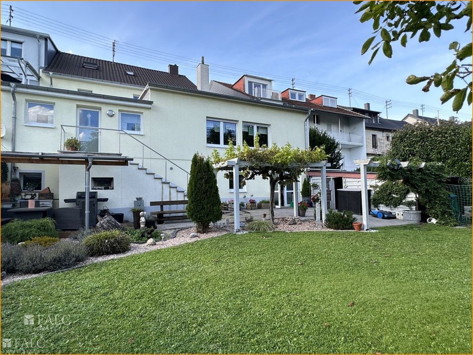 Hochwertige Immobilie mit 4 Top-Einheiten & Luxus-Gartenpark! in Schwalbach