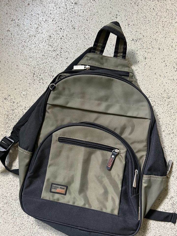 Rucksack oliv/Khaki schwarz in Dortmund