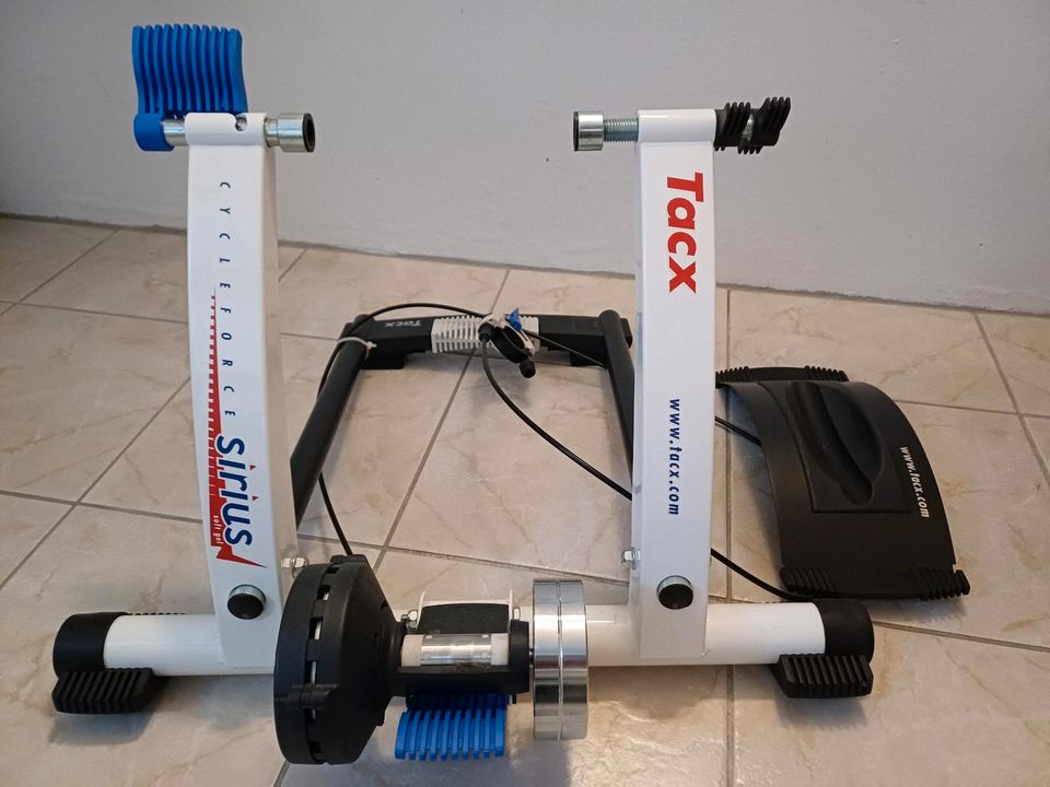 Rollentrainer der Marke Tacx in Bremen