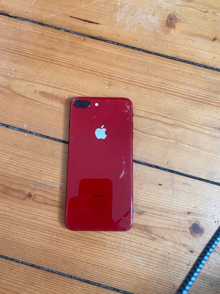 Verkaufe IPhone 8+ rot in Halle