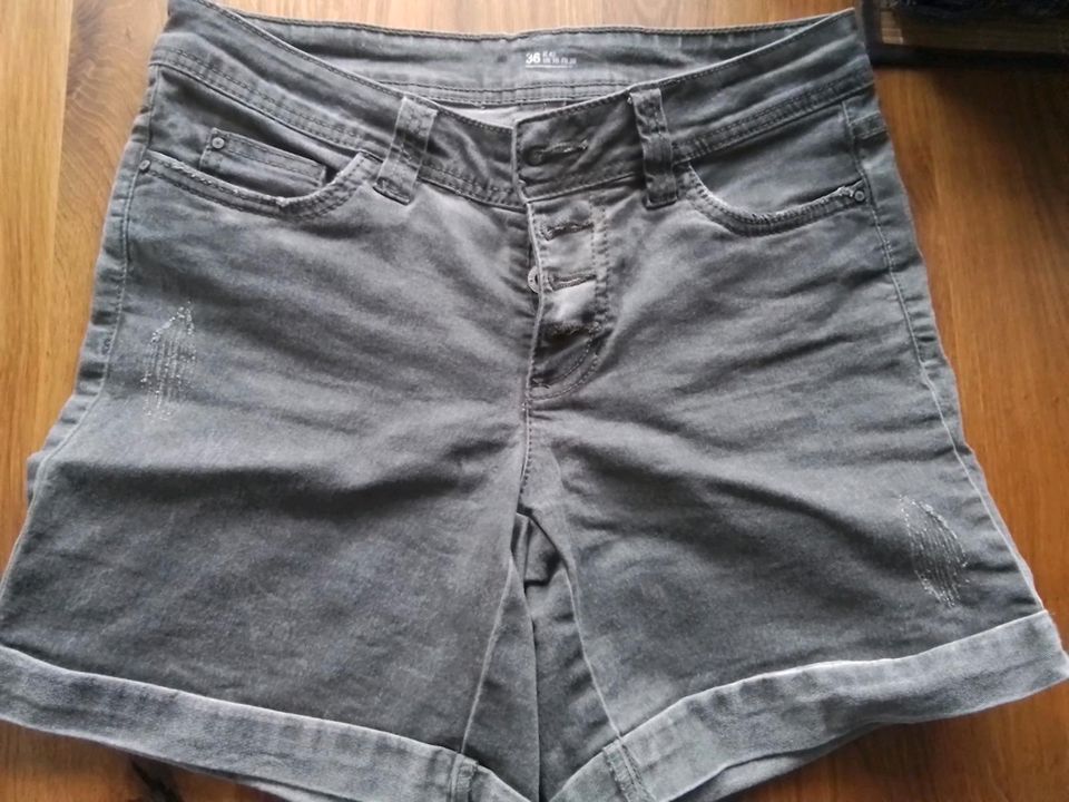 ❤️❤️❤️❤️8 x Damen-Shorts ❤️❤️❤️❤️ in Schweinfurt