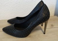 Tamaris schwarze Leder Pumps mit Nieten, Gr. 38 *WIE NEU* Hessen - Grünberg Vorschau