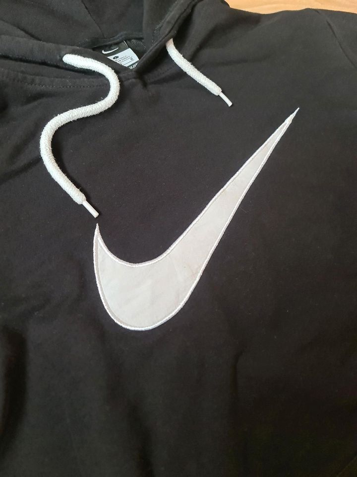 Nike Pulli in Altötting