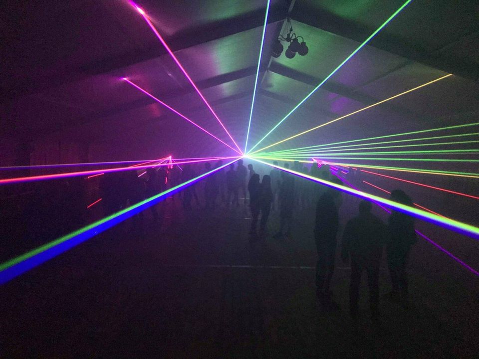 Lasershow für Hochzeiten, Firmenfeiern und andere Veranstaltungen in Eisenhüttenstadt